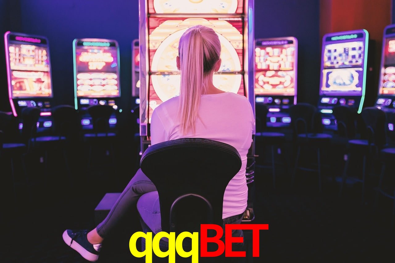 Live Casino qqqbet